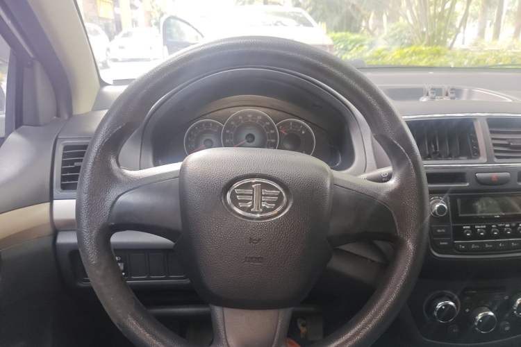 Used FAW Weizhi V5 2012 1.5L AMT Flagship Edition Steering Wheel
