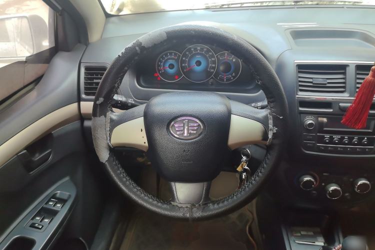 Used FAW Weizhi V5 2012 1.5L Manual Standard Edition Steering Wheel
