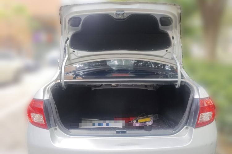 Used FAW Weizhi V5 2012 1.5L AMT Flagship Edition Trunk