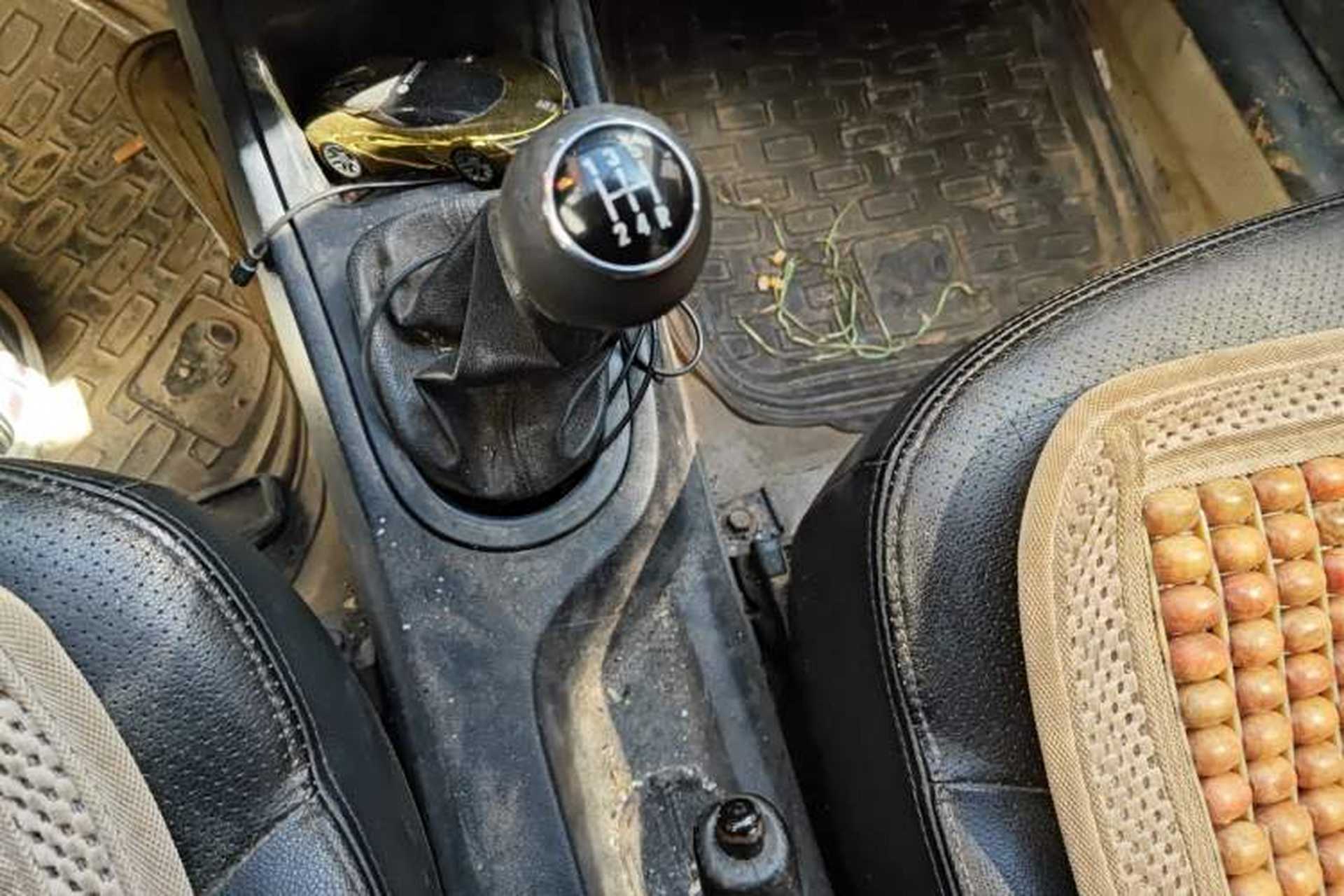 Used FAW Weizhi V5 2012 1.5L Manual Elite Edition Gear Lever