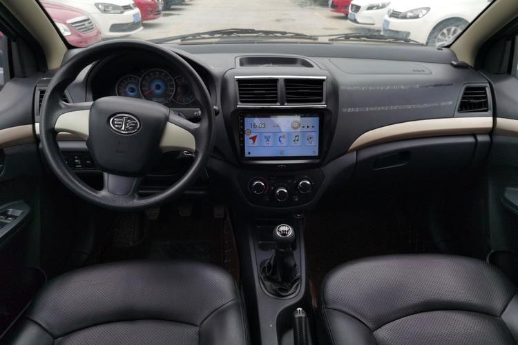 Used FAW Weizhi V5 2013 1.5L Manual Elite Model China IV Standard Center Console