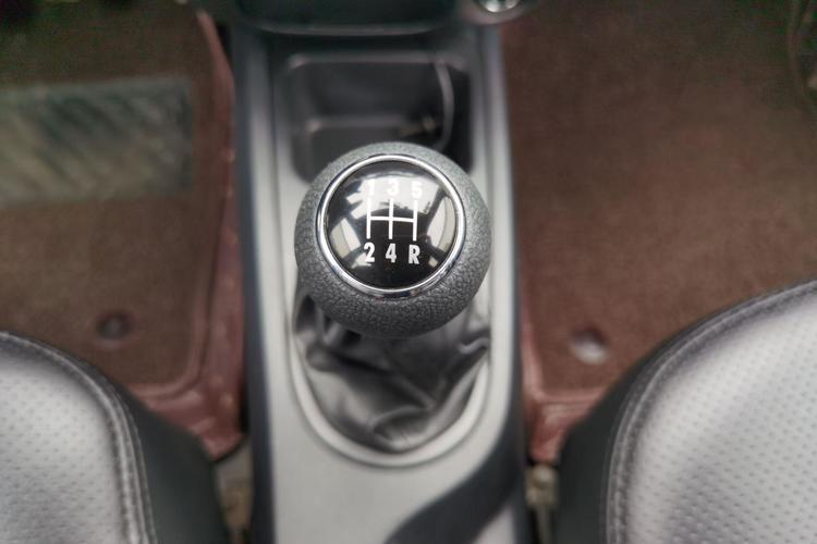 Used FAW Weizhi V5 2013 1.5L Manual Elite Model China IV Standard Gear Lever