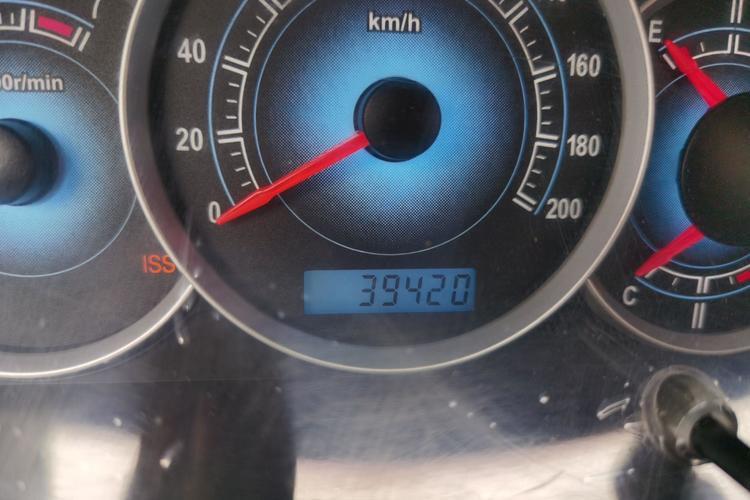 Used FAW Weizhi V5 2013 1.5L Manual Elite Model China IV Standard Odometer Close Up