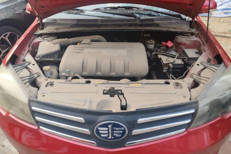 Used FAW Weizhi V5 2013 1.5L Manual Elite Model China IV Standard Engine Bay