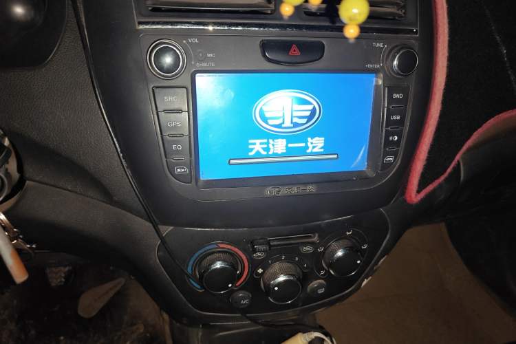 Used FAW Weizhi V5 2013 1.5L Manual Elite Model China IV Standard Audio And AC Panel