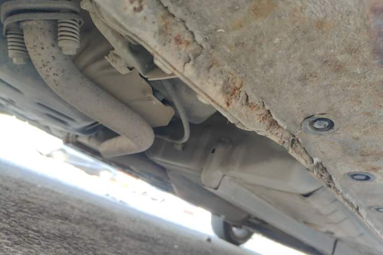 Used FAW Weizhi V5 2013 1.5L Manual Entry-Level Model China IV Standard Chassis Rear Right