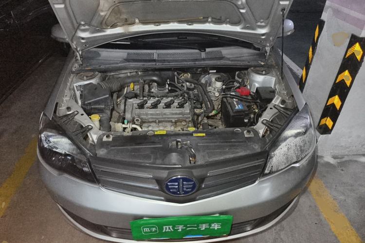 Used FAW Weizhi V5 2013 1.5L Manual Entry-Level Model China IV Standard Engine Bay