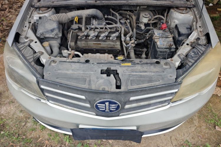 Used FAW Weizhi V5 2013 1.5L Manual Standard Version China IV Standard Engine Bay