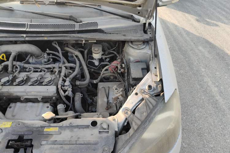 Used FAW Weizhi V5 2013 1.5L Manual Entry-Level Model China IV Standard Engine Bay Left