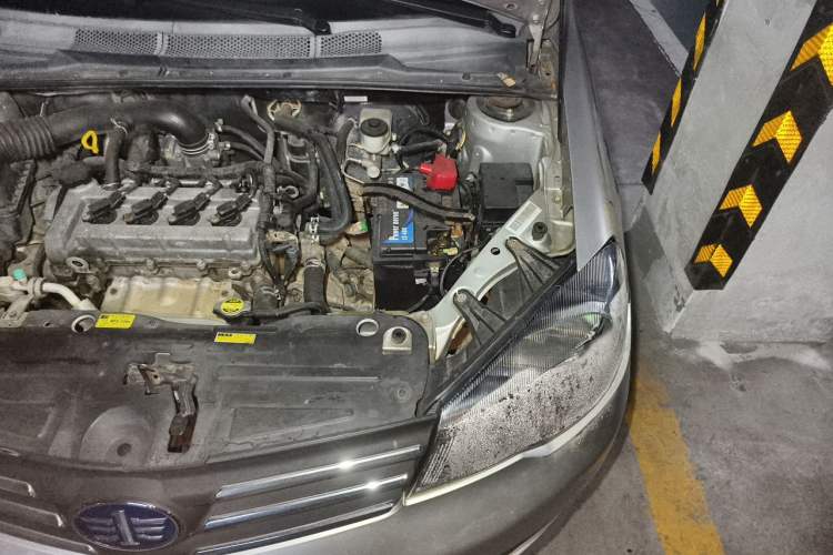 Used FAW Weizhi V5 2013 1.5L Manual Entry-Level Model China IV Standard Engine Bay Left