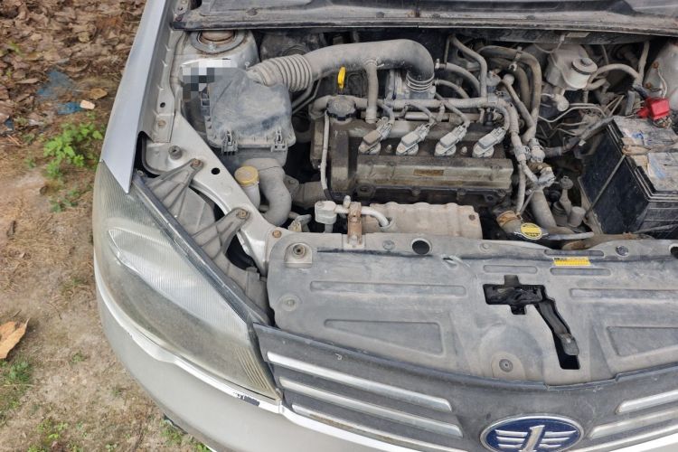 Used FAW Weizhi V5 2013 1.5L Manual Standard Version China IV Standard Engine Bay Right
