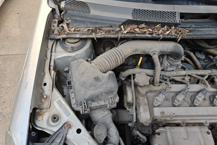 Used FAW Weizhi V5 2013 1.5L Manual Standard Version China IV Standard Engine Bay Right