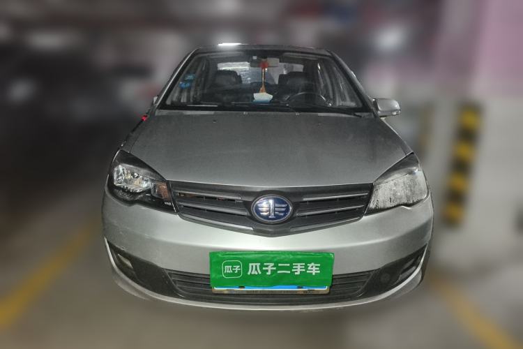 Used FAW Weizhi V5 2013 1.5L Manual Entry-Level Model China IV Standard Front
