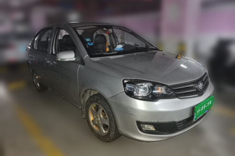 Used FAW Weizhi V5 2013 1.5L Manual Entry-Level Model China IV Standard Front Right 45 Deg