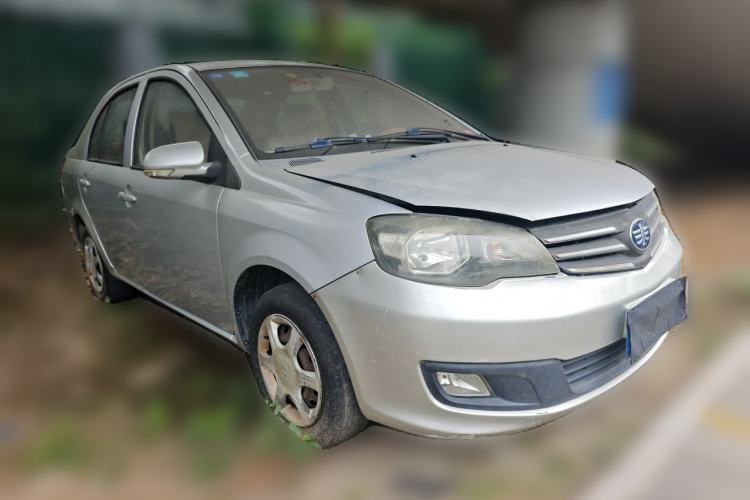 Used FAW Weizhi V5 2013 1.5L Manual Standard Version China IV Standard Front Right 45 Deg