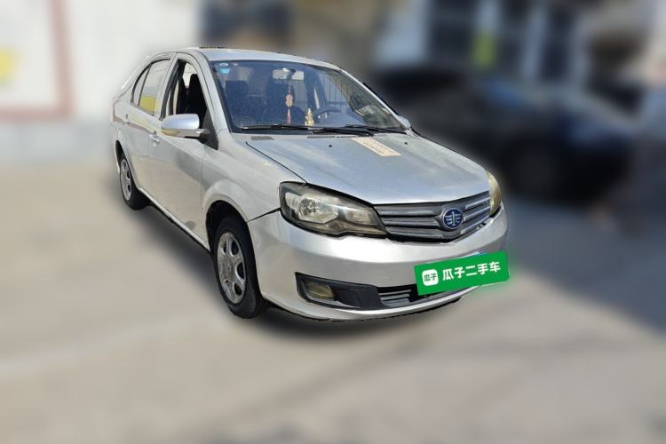 Used FAW Weizhi V5 2013 1.5L Manual Standard Version China IV Standard Front Right 45 Deg