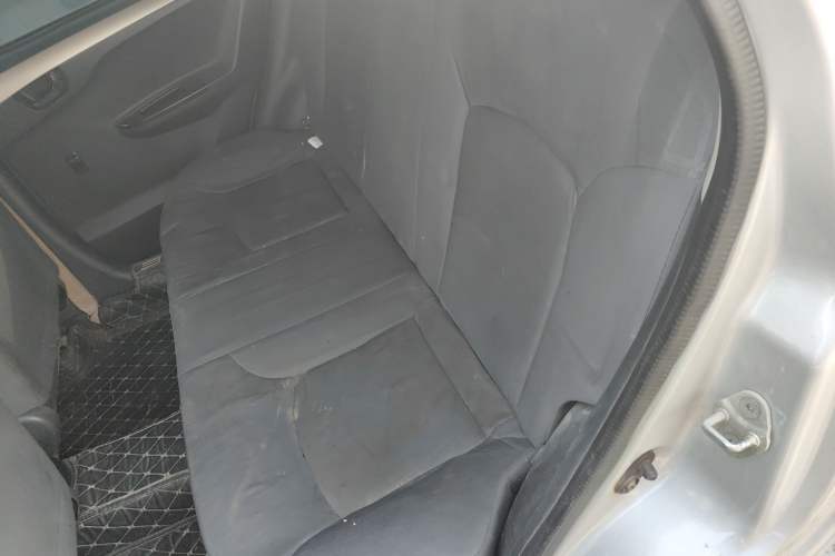 Used FAW Weizhi V5 2013 1.5L Manual Entry-Level Model China IV Standard Left Rear Seat