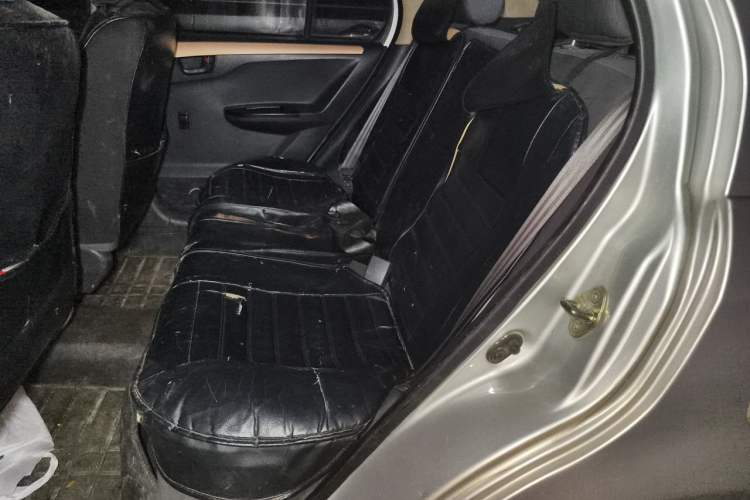 Used FAW Weizhi V5 2013 1.5L Manual Entry-Level Model China IV Standard Left Rear Seat