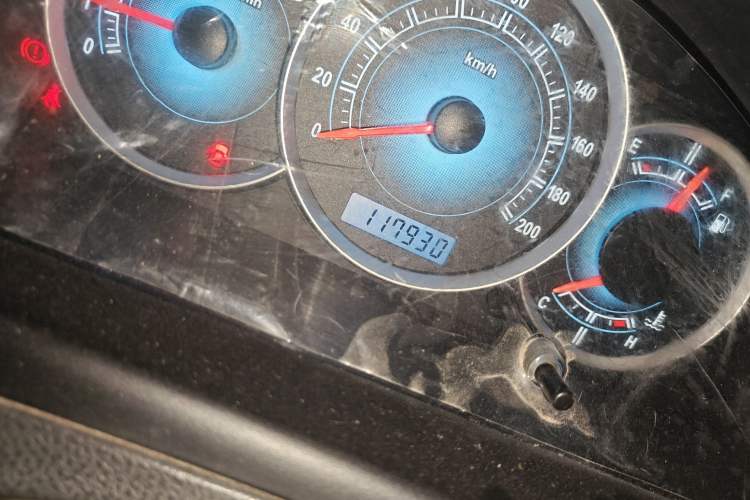 Used FAW Weizhi V5 2013 1.5L Manual Elite Model China IV Standard Odometer Close Up