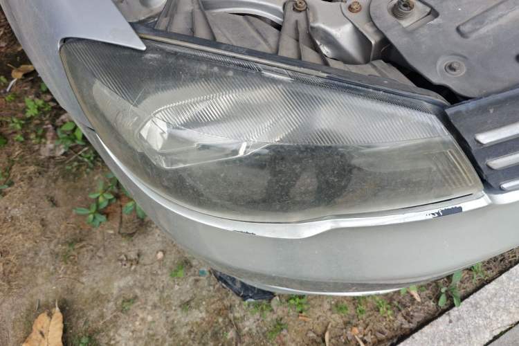 Used FAW Weizhi V5 2013 1.5L Manual Standard Version China IV Standard Right Front Headlight