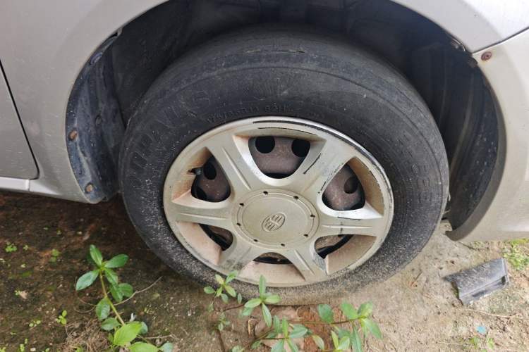 Used FAW Weizhi V5 2013 1.5L Manual Standard Version China IV Standard Right Front Wheel Hub