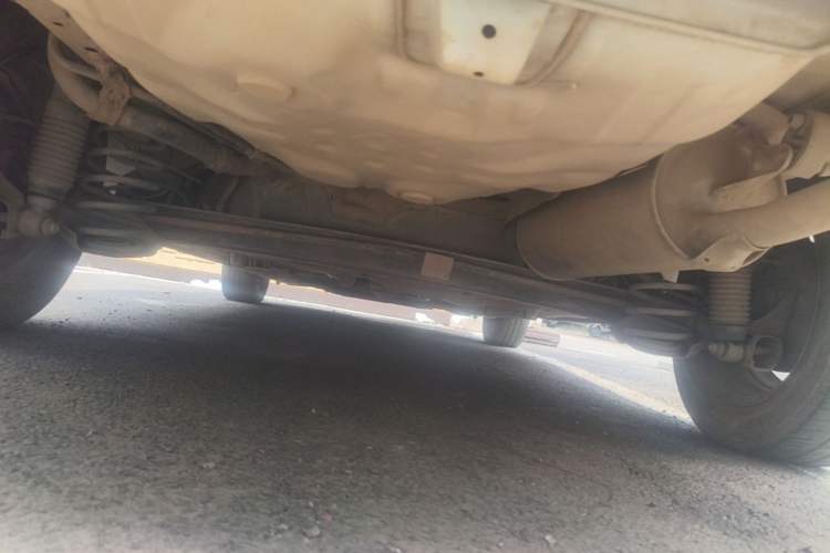 Used FAW Weizhi V5 2013 1.5L Manual Standard Version China IV Standard Chassis Rear