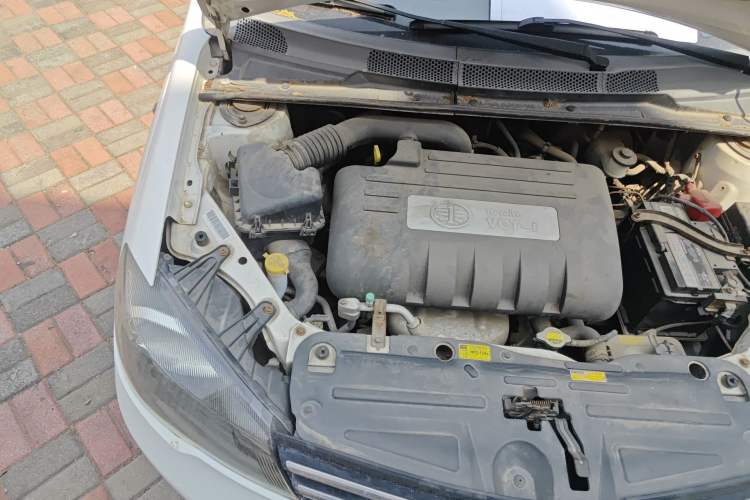 Used FAW Weizhi V5 2013 1.5L Manual Entry-Level Model China IV Standard Engine Bay Right