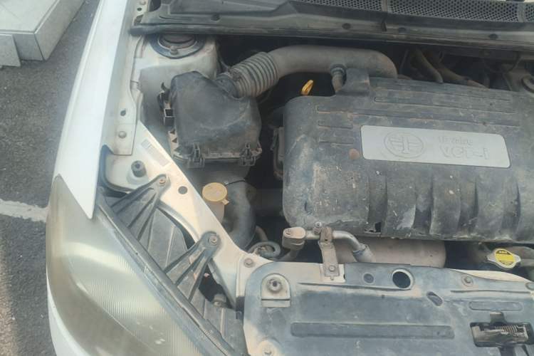 Used FAW Weizhi V5 2013 1.5L Manual Standard Version China IV Standard Engine Bay Right