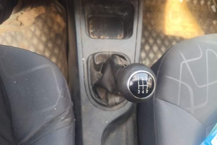 Used FAW Weizhi V5 2013 1.5L Manual Standard Version China IV Standard Gear Lever