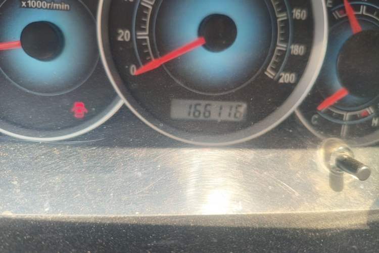 Used FAW Weizhi V5 2013 1.5L Manual Standard Version China IV Standard Odometer Close Up