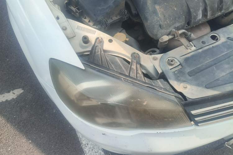 Used FAW Weizhi V5 2013 1.5L Manual Standard Version China IV Standard Right Front Headlight