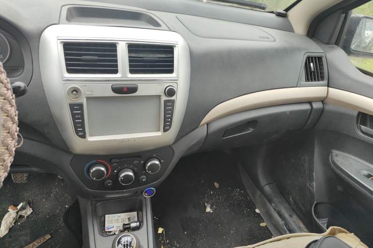 Used FAW Weizhi V5 2014 1.5L Manual Standard Edition Audio And AC Panel