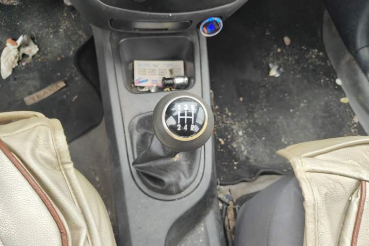 Used FAW Weizhi V5 2014 1.5L Manual Standard Edition Gear Lever