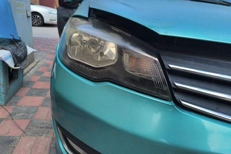 Used FAW Weizhi V5 2014 1.5L Manual Standard Edition Right Front Headlight