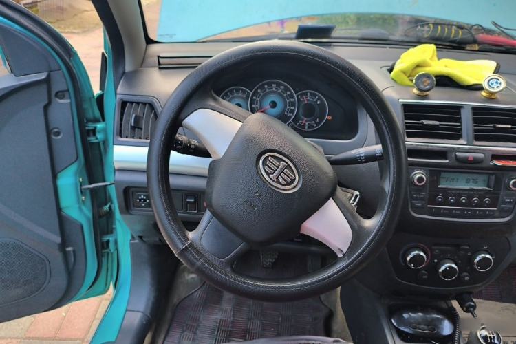 Used FAW Weizhi V5 2014 1.5L Manual Standard Edition Steering Wheel