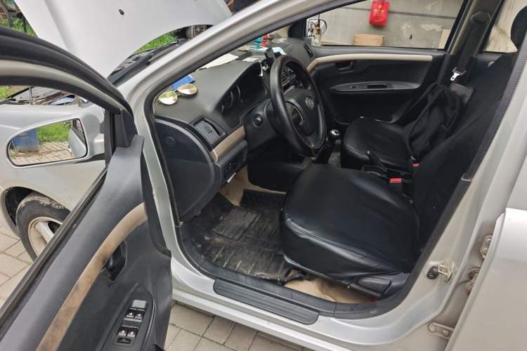 Used FAW Weizhi V5 2014 1.5L Manual Entry-Level Model Driver Seat