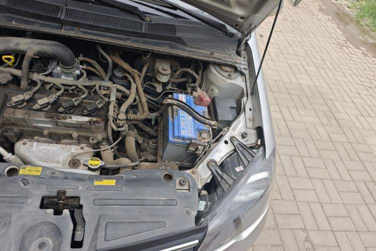 Used FAW Weizhi V5 2014 1.5L Manual Entry-Level Model Engine Bay Left
