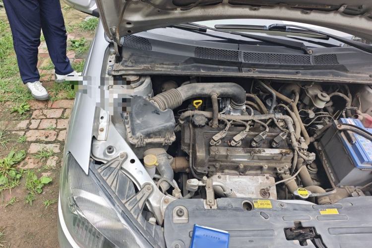 Used FAW Weizhi V5 2014 1.5L Manual Entry-Level Model Engine Bay Right