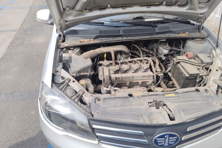 Used FAW Weizhi V5 2014 1.5L Manual Entry-Level Model Engine Bay Right