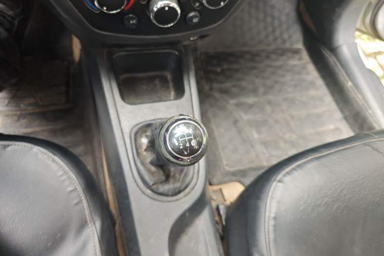 Used FAW Weizhi V5 2014 1.5L Manual Entry-Level Model Gear Lever