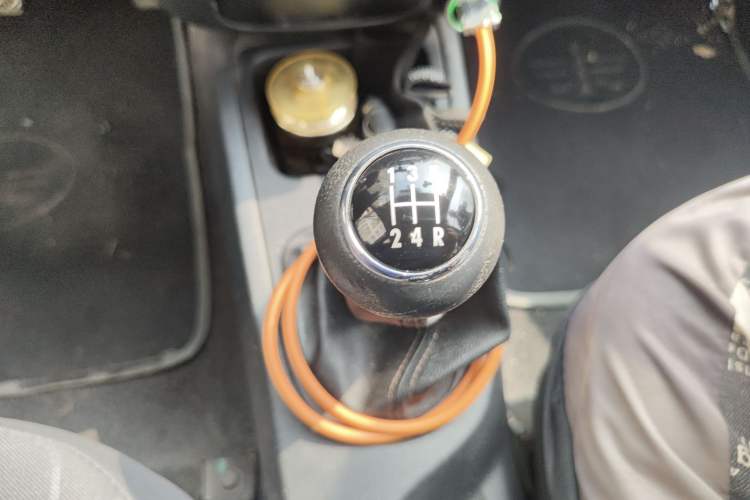 Used FAW Weizhi V5 2014 1.5L Manual Entry-Level Model Gear Lever