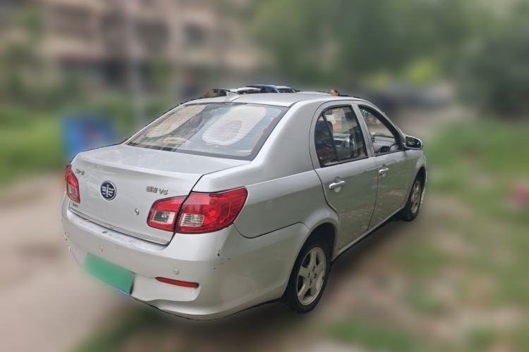 Used FAW Weizhi V5 2014 1.5L Manual Entry-Level Model Rear Right 45 Deg
