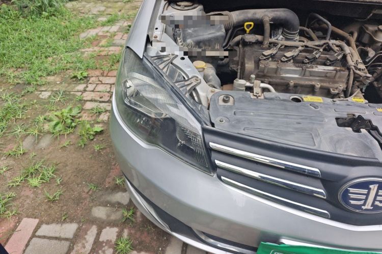 Used FAW Weizhi V5 2014 1.5L Manual Entry-Level Model Right Front Headlight