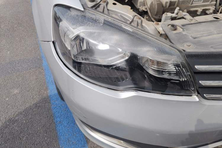 Used FAW Weizhi V5 2014 1.5L Manual Entry-Level Model Right Front Headlight