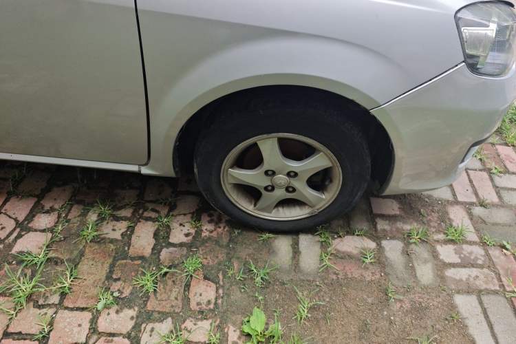 Used FAW Weizhi V5 2014 1.5L Manual Entry-Level Model Right Front Wheel Hub