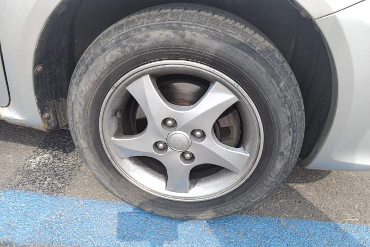 Used FAW Weizhi V5 2014 1.5L Manual Entry-Level Model Right Front Wheel Hub
