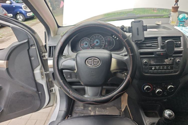Used FAW Weizhi V5 2014 1.5L Manual Entry-Level Model Steering Wheel