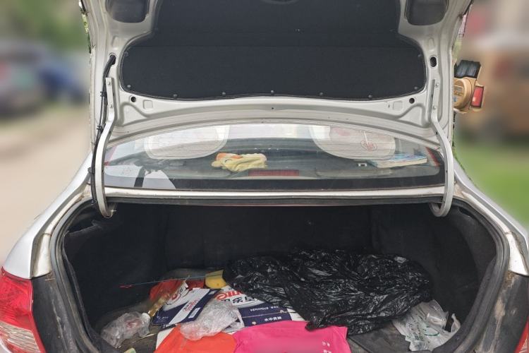 Used FAW Weizhi V5 2014 1.5L Manual Entry-Level Model Trunk