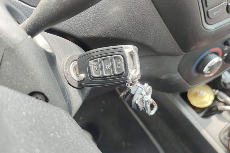 Used FAW Weizhi V5 2014 1.5L Manual Entry-Level Model Vehicle Key