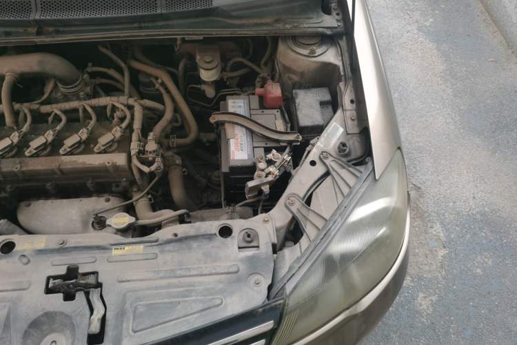 Used FAW Weizhi V5 2014 1.5L Manual Elite Model Engine Bay Left